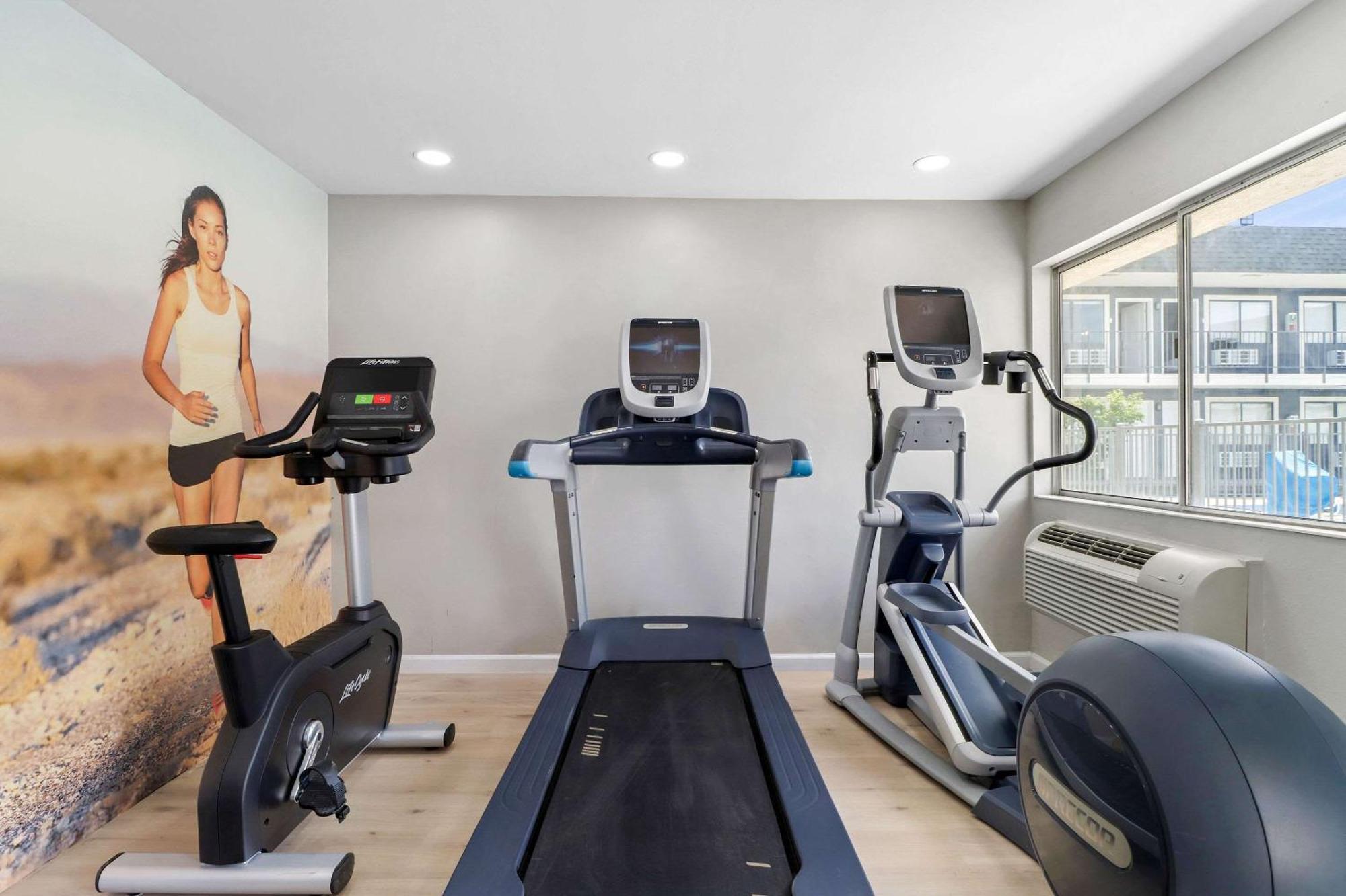 Clarion Pointe Ridgecrest Near China Lake Naval Station Экстерьер фото